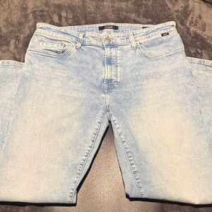 MAVI men’s “Zach” Straight Leg
36/30